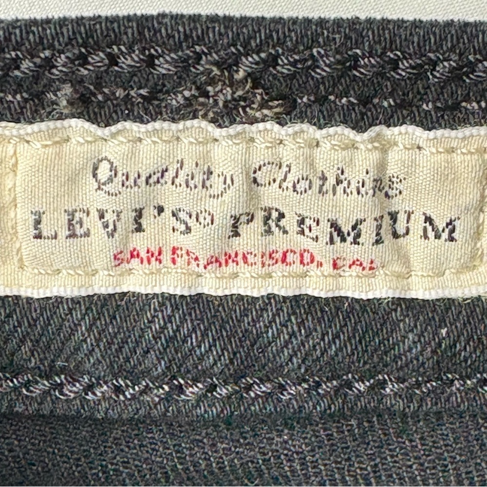 Levis Premium Wedgie Button Fly High Rise Frayed Hem Black Jeans | Size 29 - Picture 12 of 16